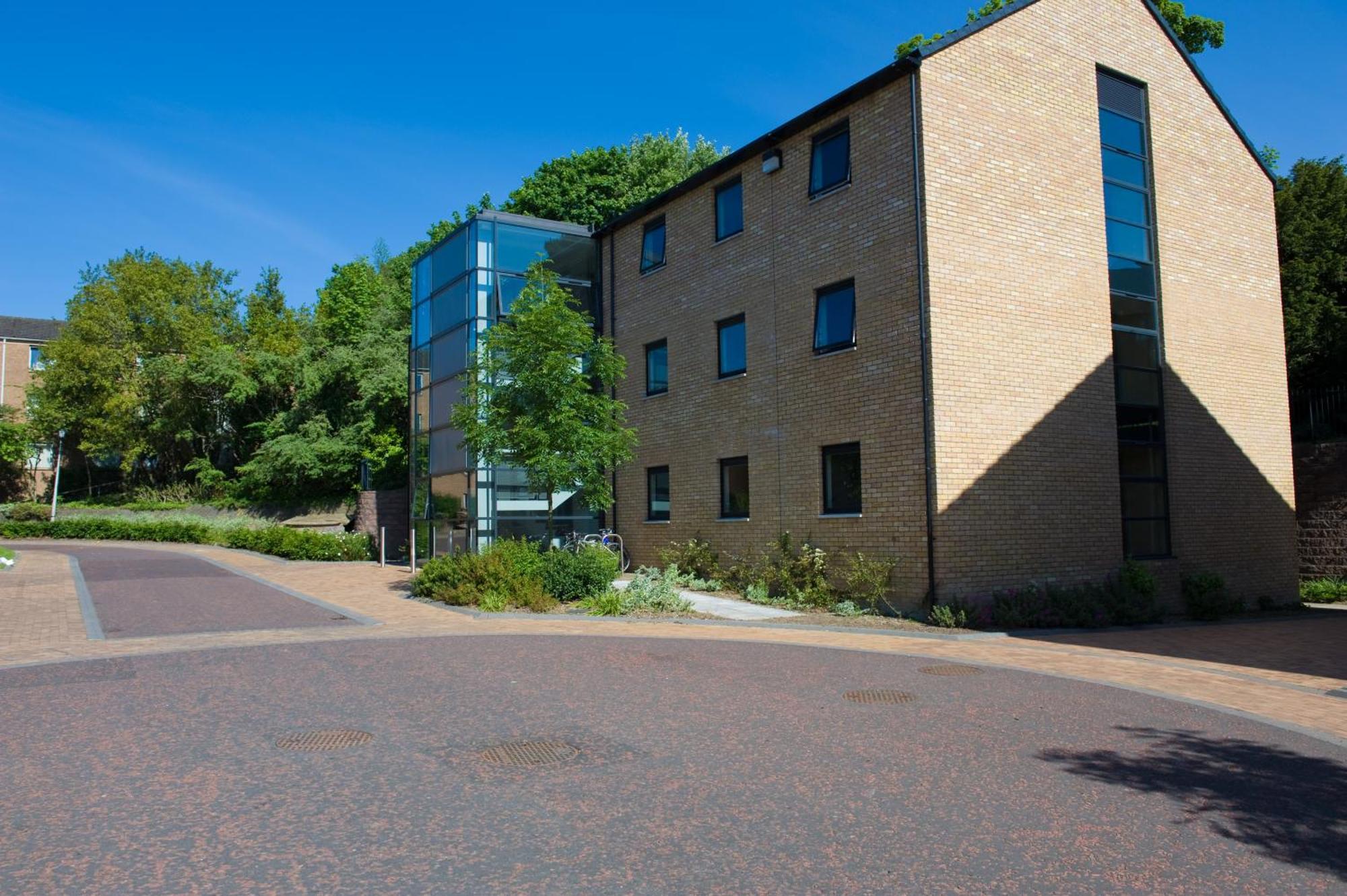 Queens's Elms Bt9 Appartement